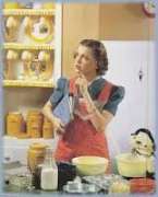 donna in cucina.jpg